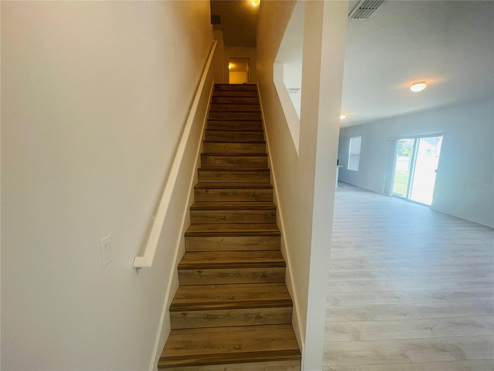 16616 Broadford Ln Property Photo 12