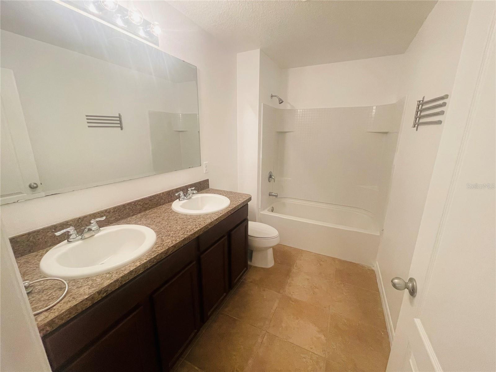 16616 Broadford Ln Property Photo 23
