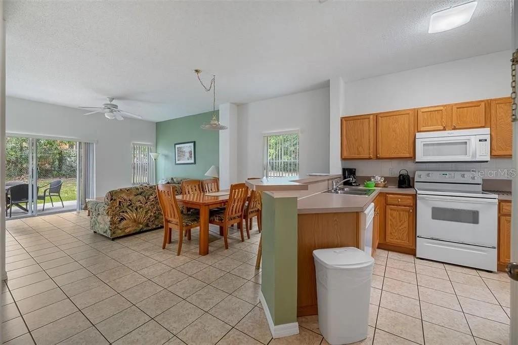 1055 Park Ridge Cir Property Photo 4