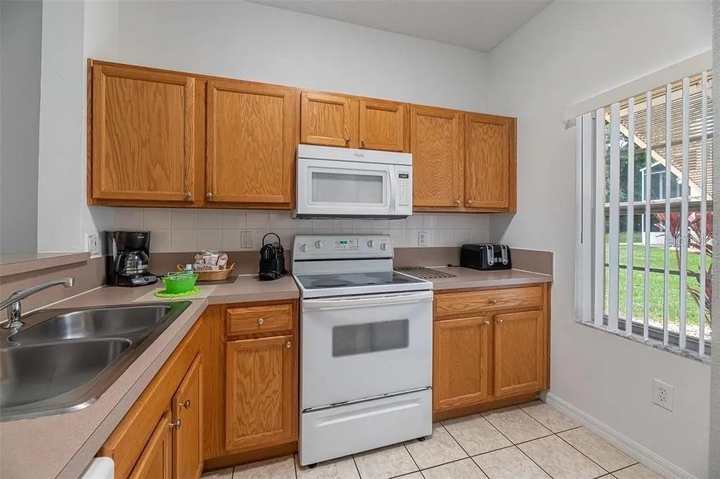 1055 Park Ridge Cir Property Photo 6