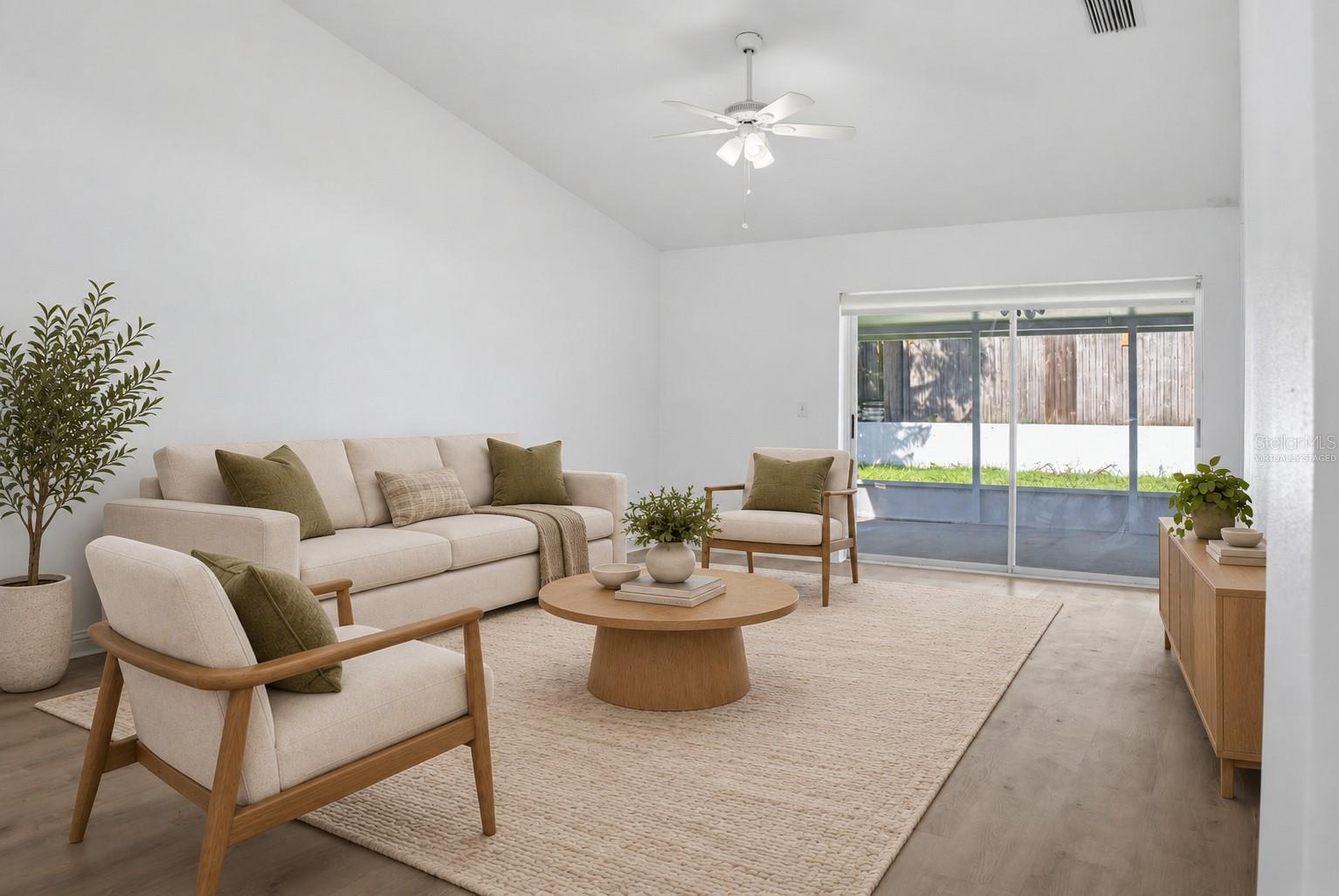 1060 Dees Dr Property Photo 6