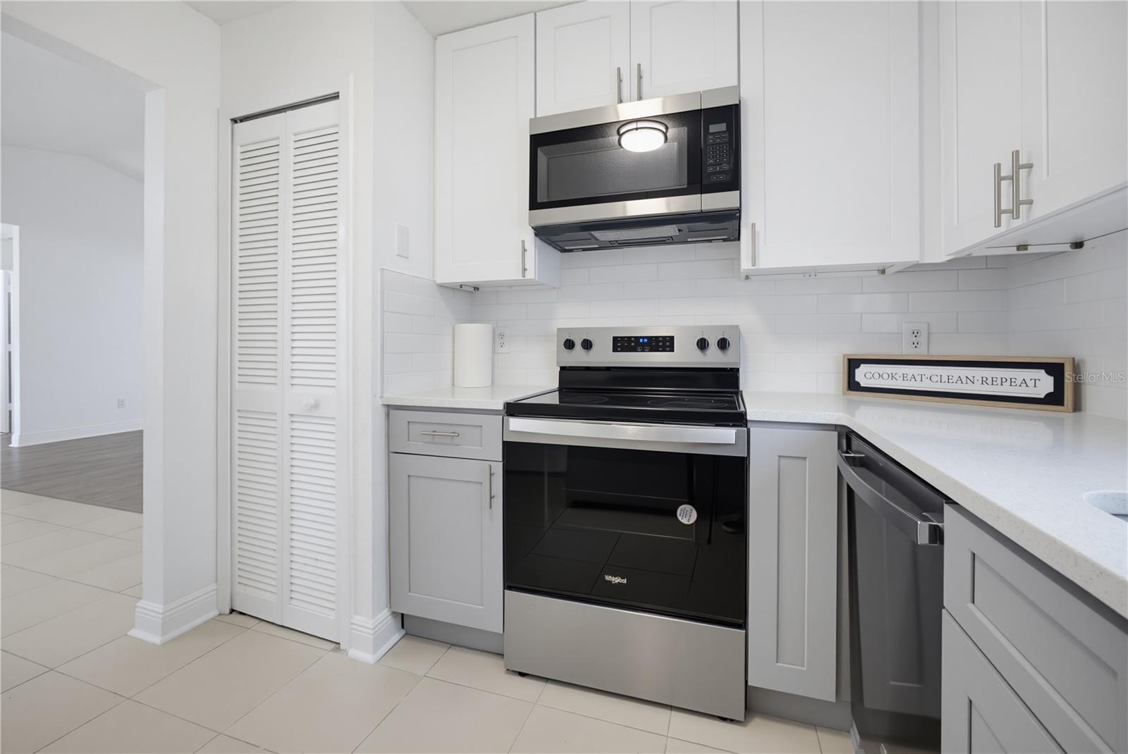 1060 Dees Dr Property Photo 14
