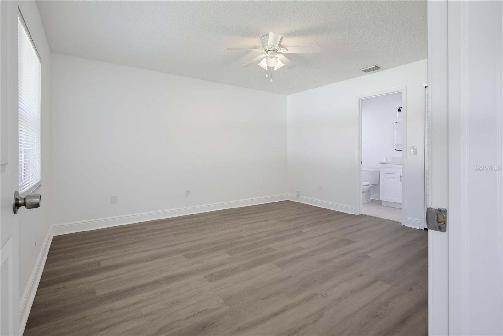 1060 Dees Dr Property Photo 18