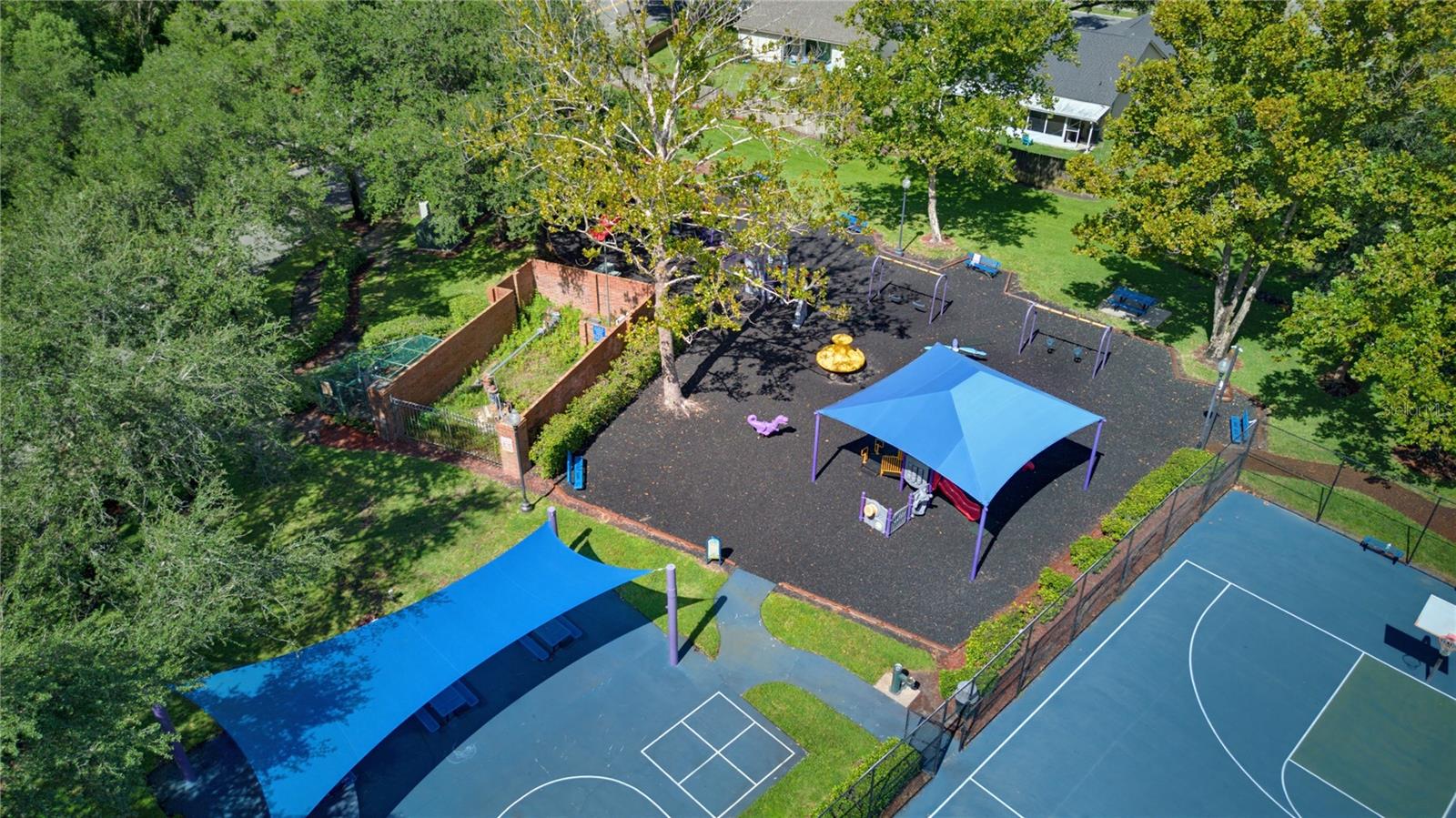 1060 Dees Dr Property Photo 35