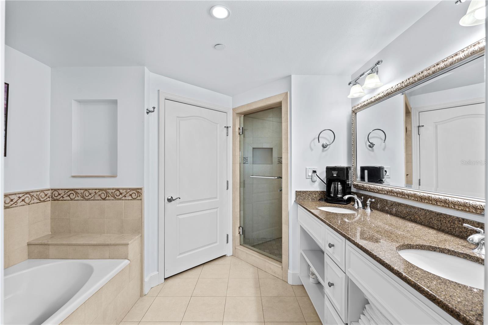 7593 Gathering Dr #706 Property Photo 10