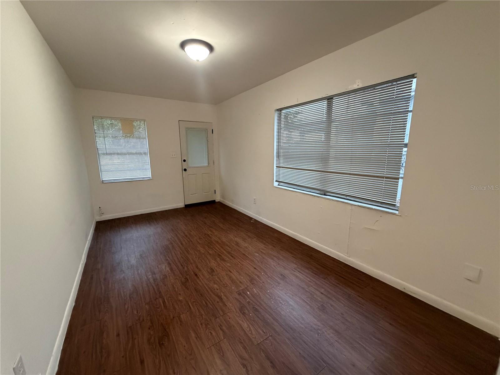 2107 S Mills Ave Property Photo 3