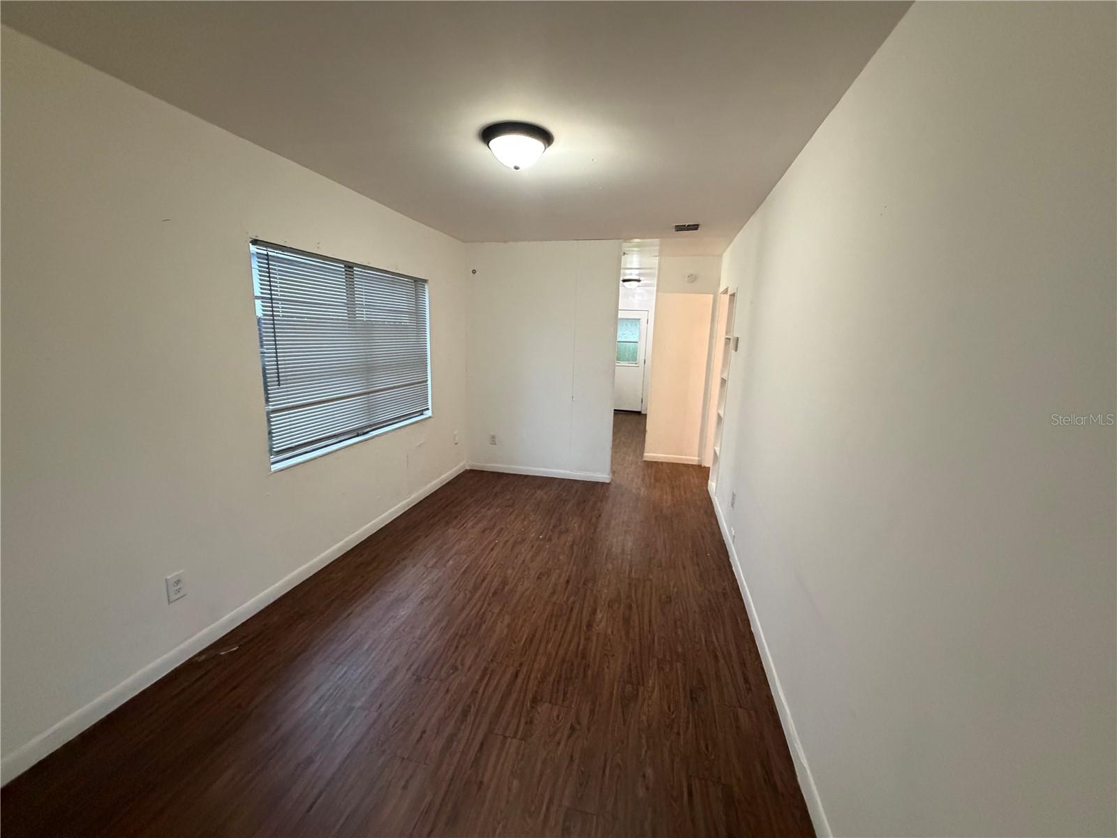 2107 S Mills Ave Property Photo 4