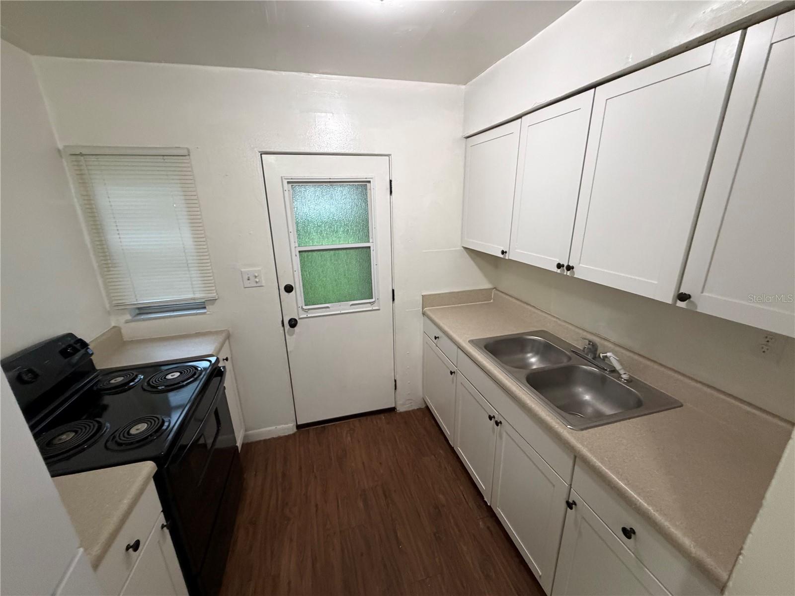 2107 S Mills Ave Property Photo 7