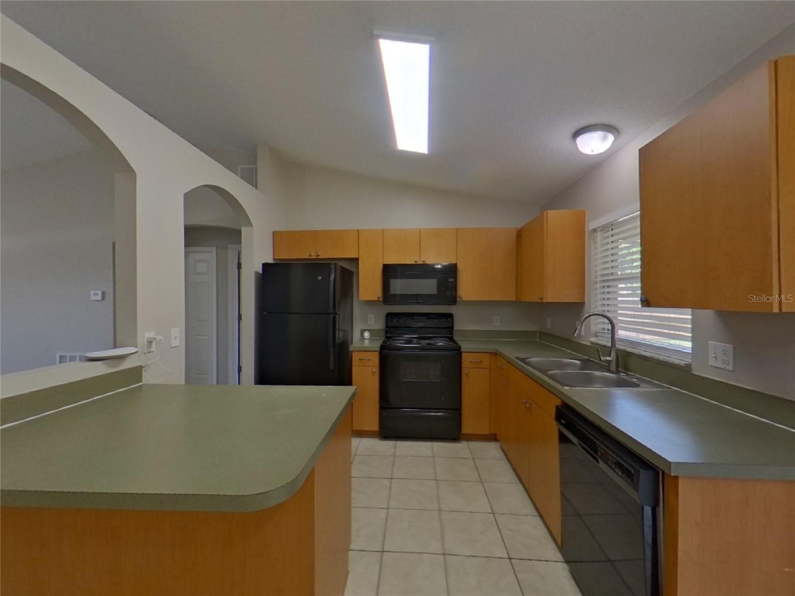 O6432152 Property Photo 5