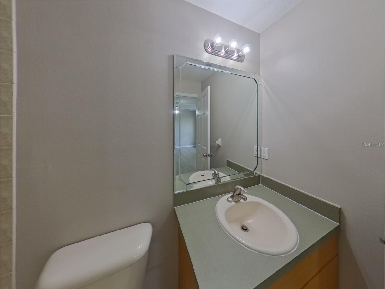 O6432152 Property Photo 9