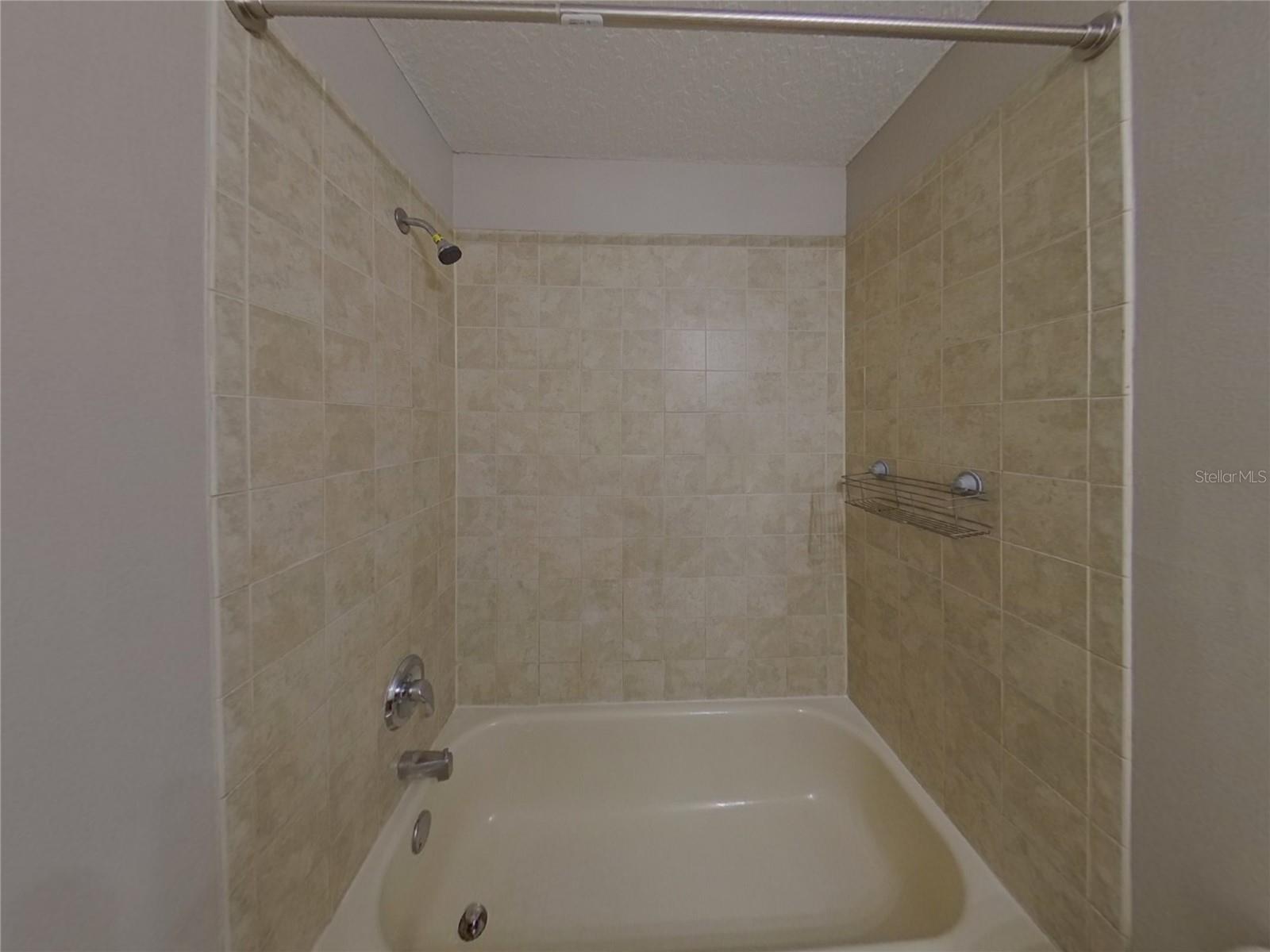 O6432152 Property Photo 10