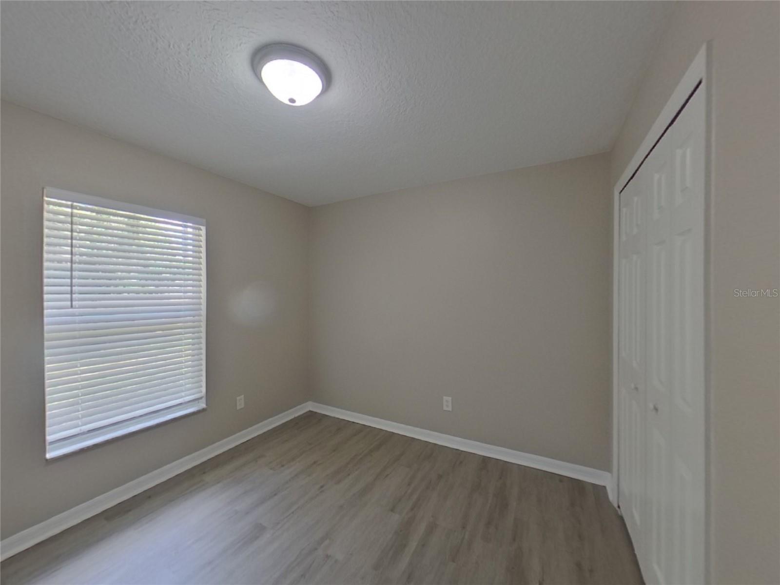 O6432152 Property Photo 11