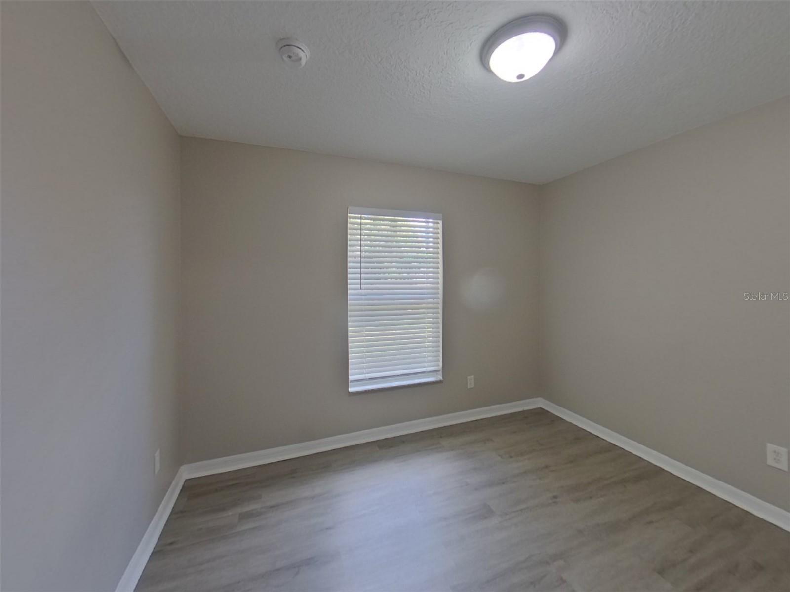 O6432152 Property Photo 12