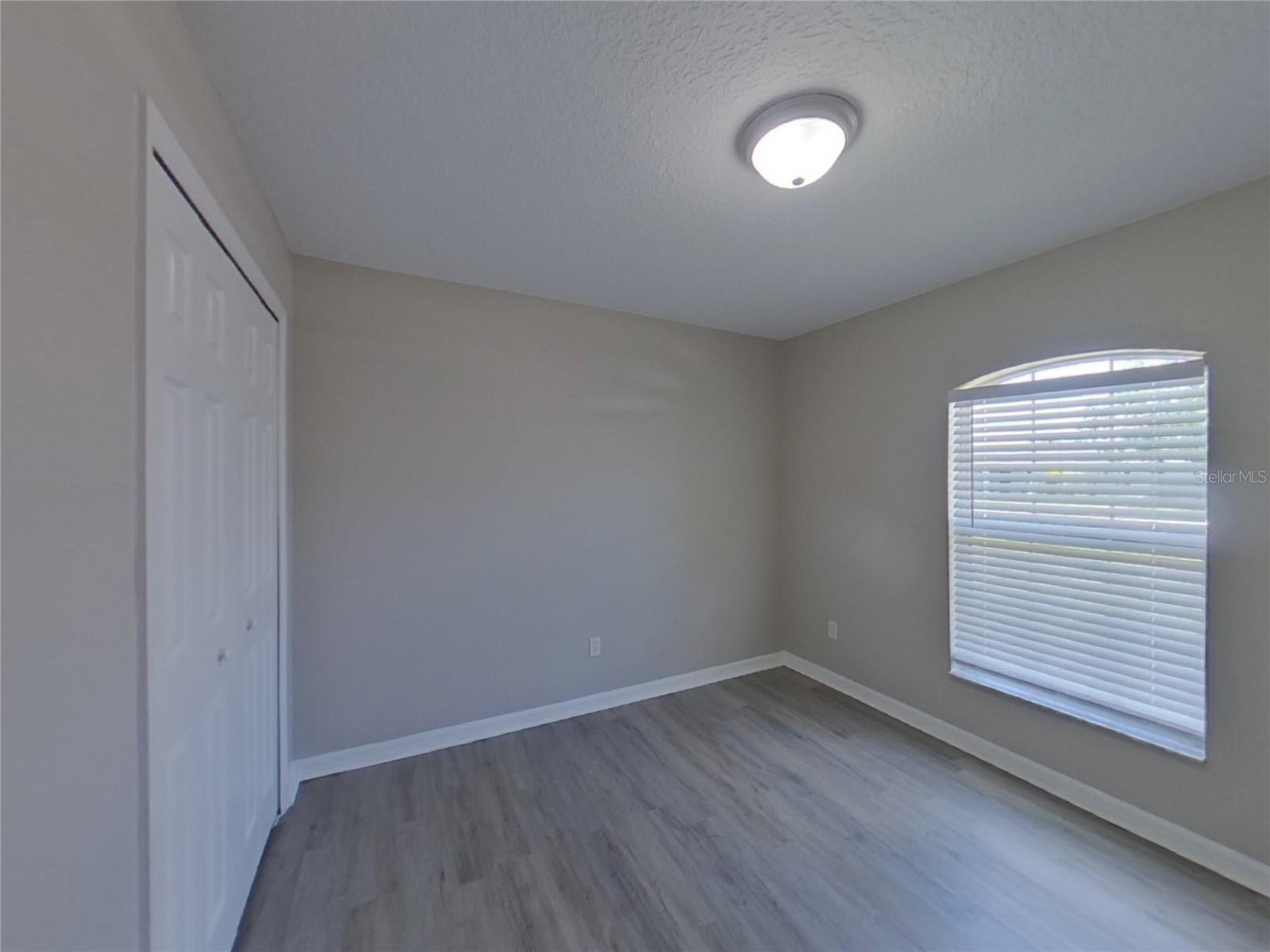 O6432152 Property Photo 13