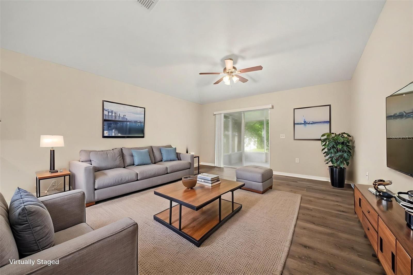 2208 Nicollett Way Property Photo 3