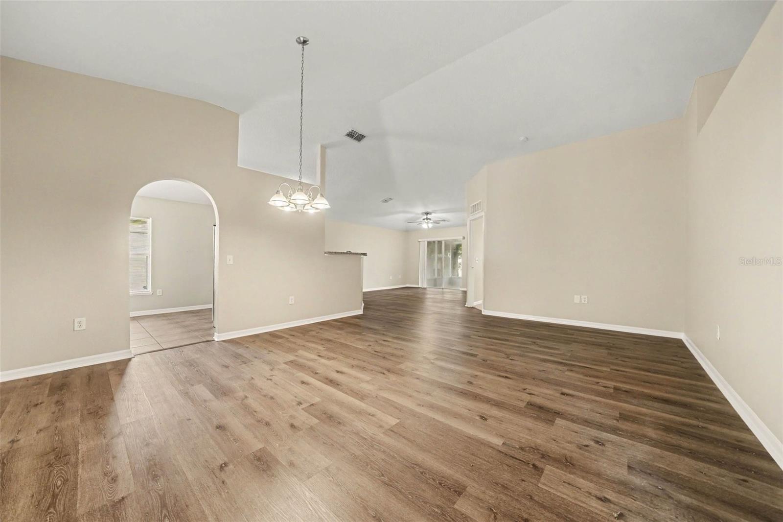 2208 Nicollett Way Property Photo 6