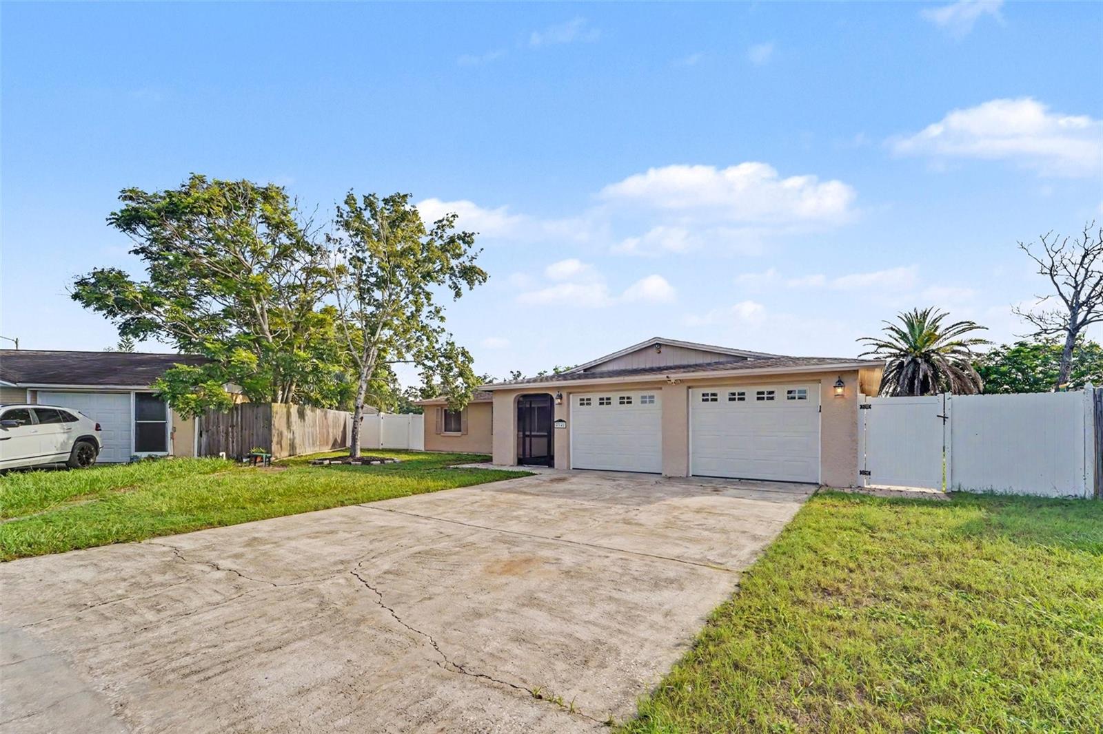 5751 Dolores Dr Property Photo 1