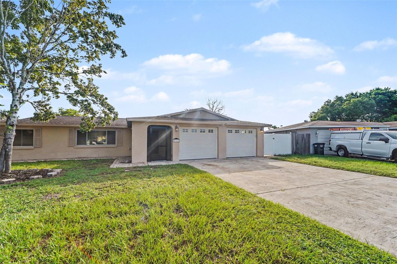 5751 Dolores Dr Property Photo 2
