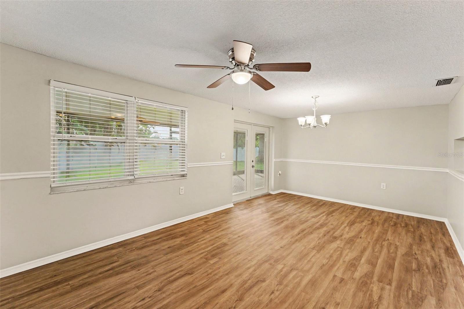 5751 Dolores Dr Property Photo 7