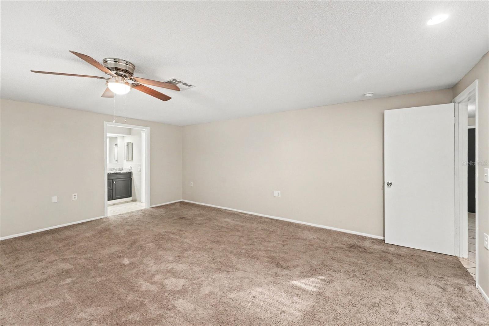 5751 Dolores Dr Property Photo 8