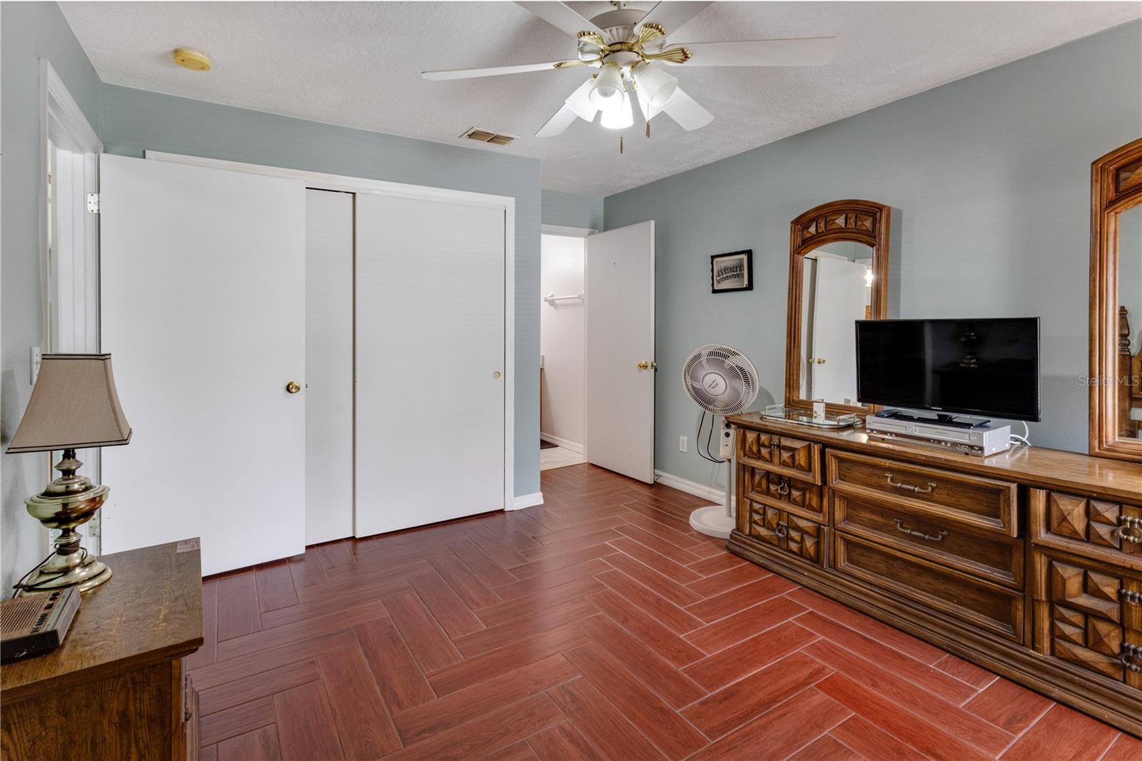 696 S Grand Hwy Property Photo 15