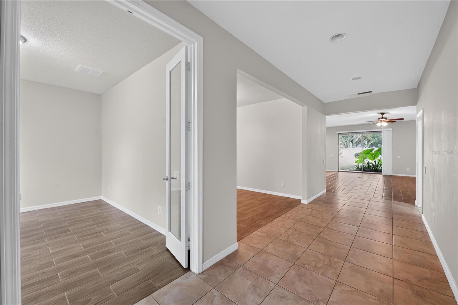 2130 Landside Dr Property Photo 6