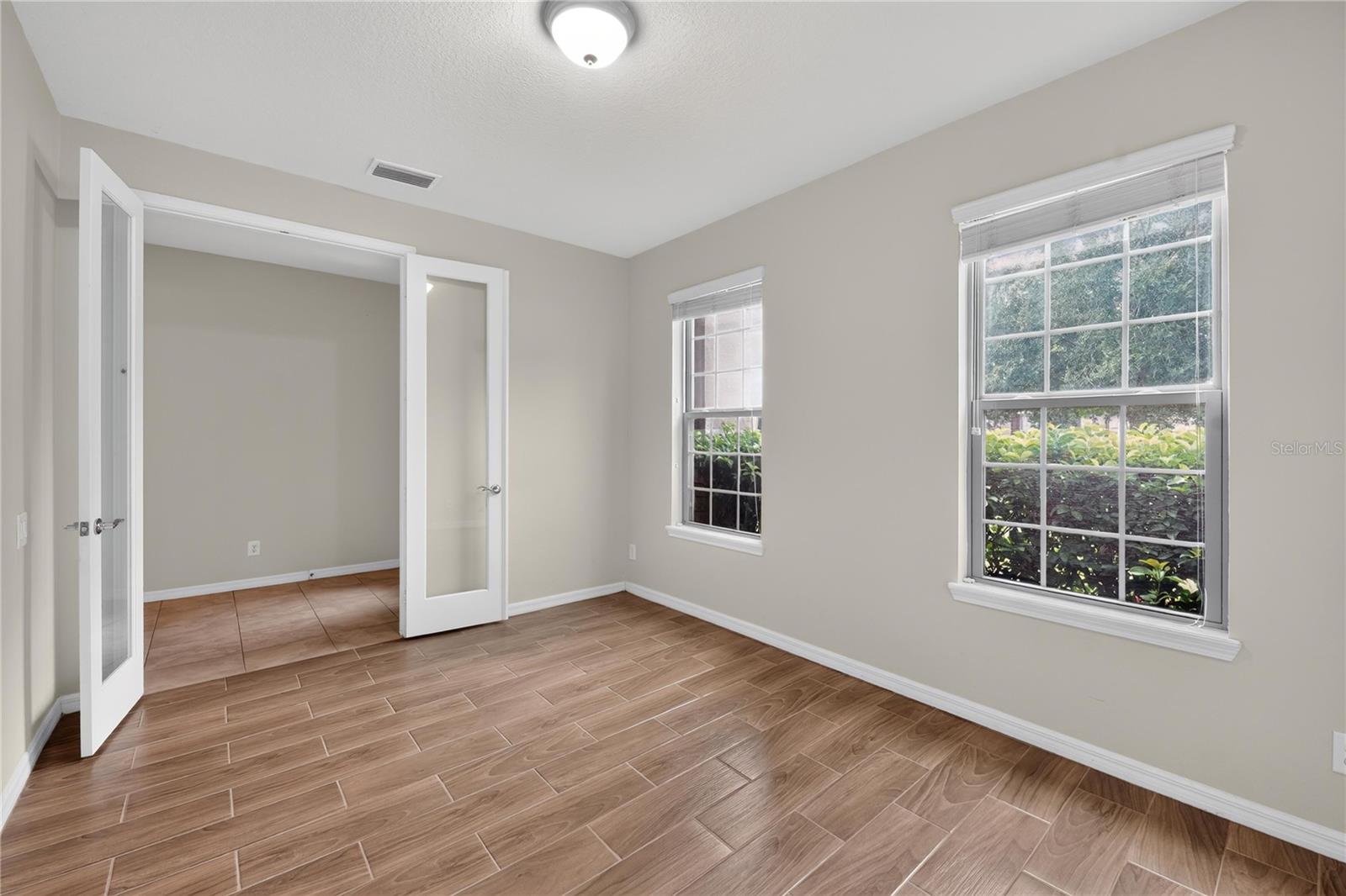 2130 Landside Dr Property Photo 8