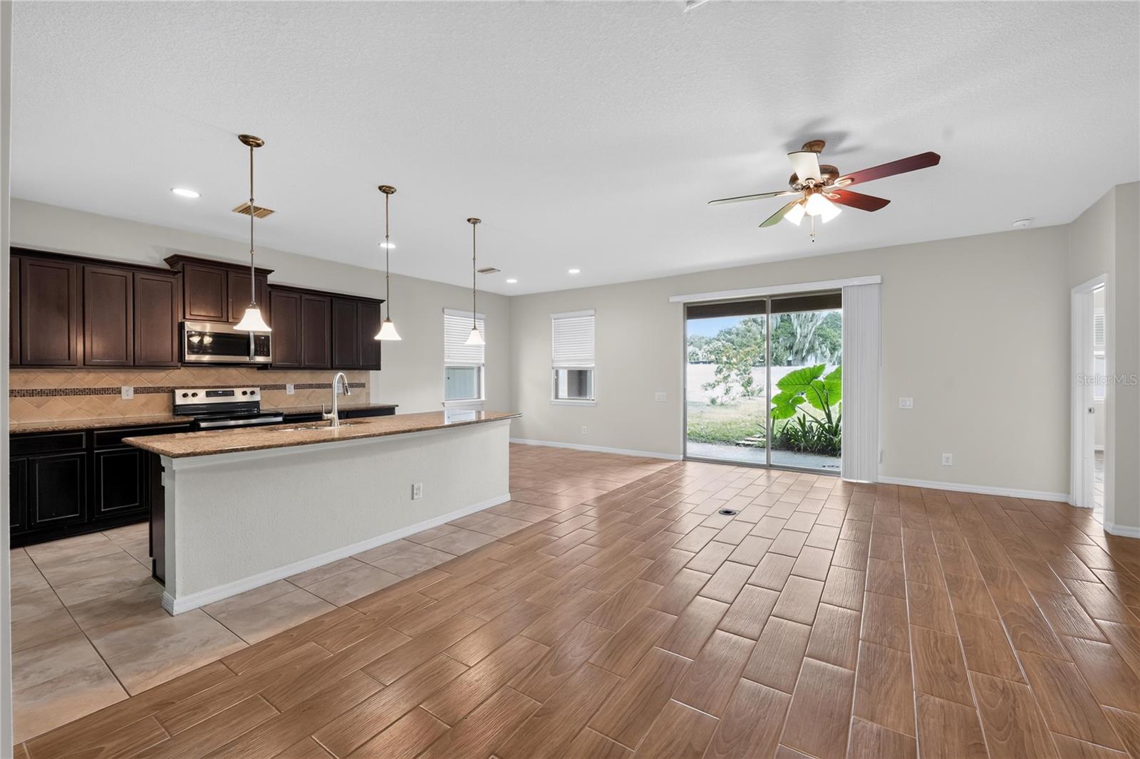 2130 Landside Dr Property Photo 11