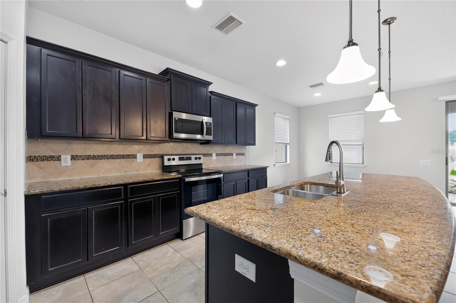 2130 Landside Dr Property Photo 14