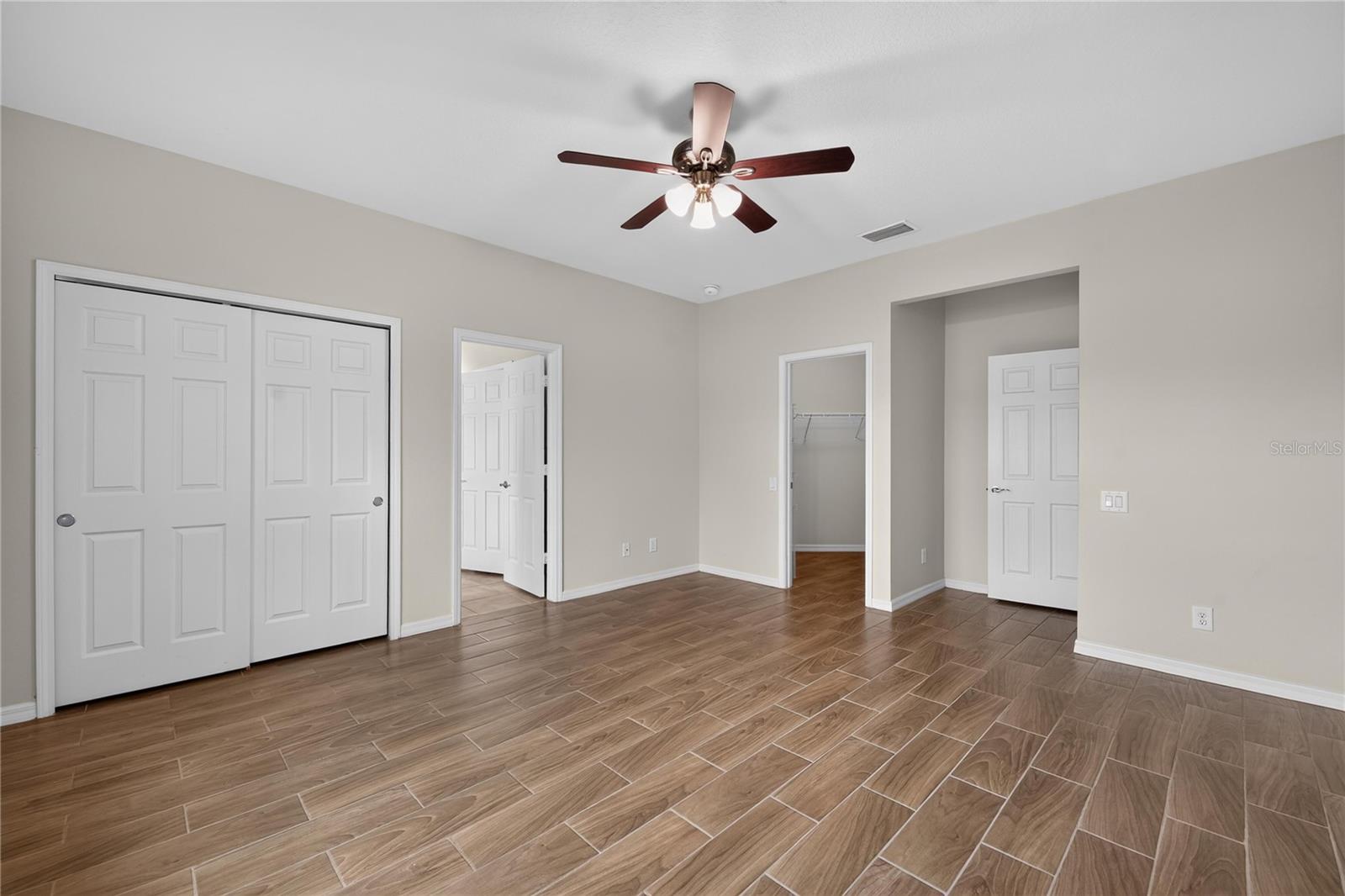 2130 Landside Dr Property Photo 20