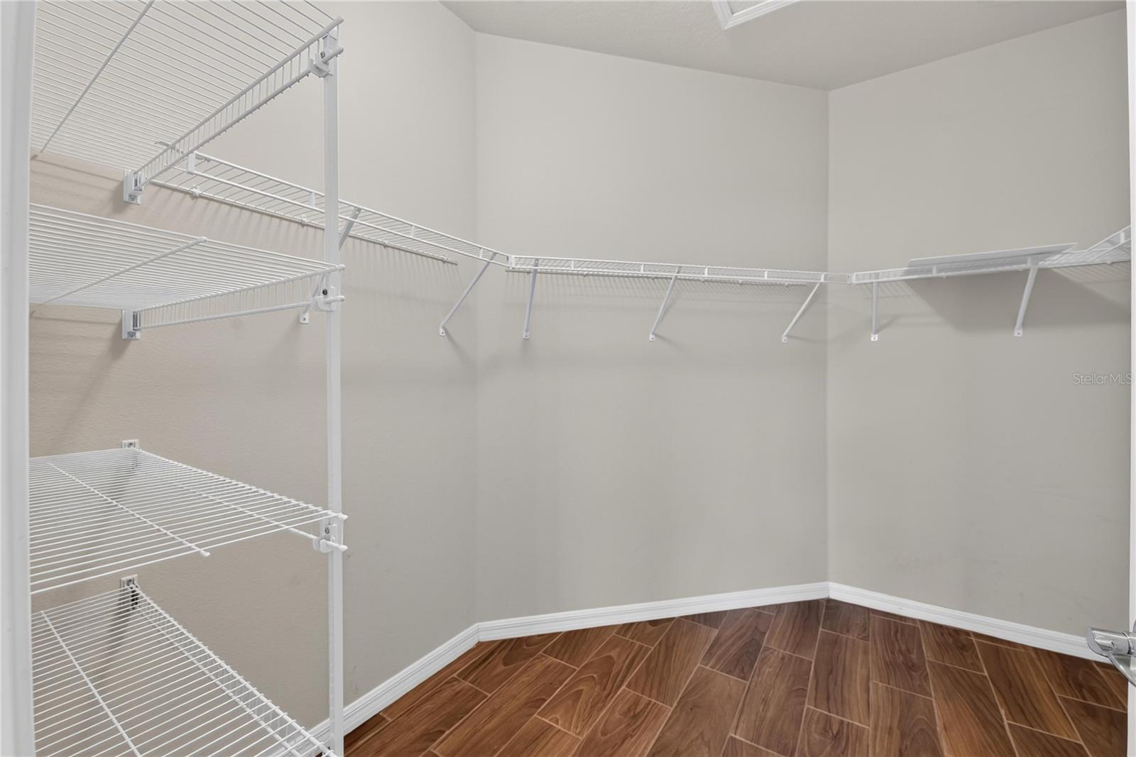 2130 Landside Dr Property Photo 21