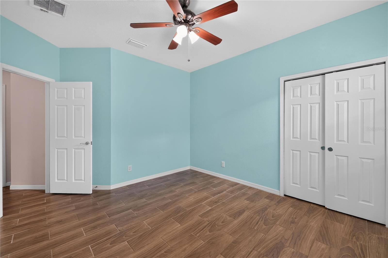 2130 Landside Dr Property Photo 28