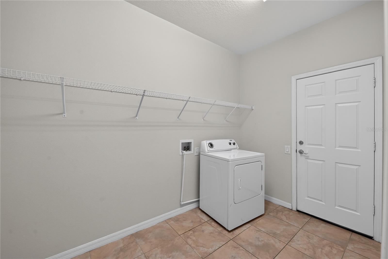 2130 Landside Dr Property Photo 35