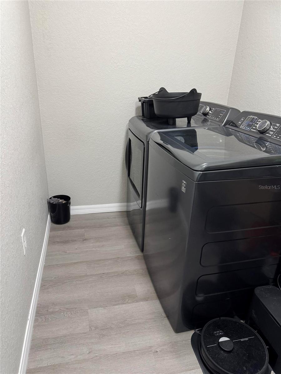 19 Willow Run Property Photo 4