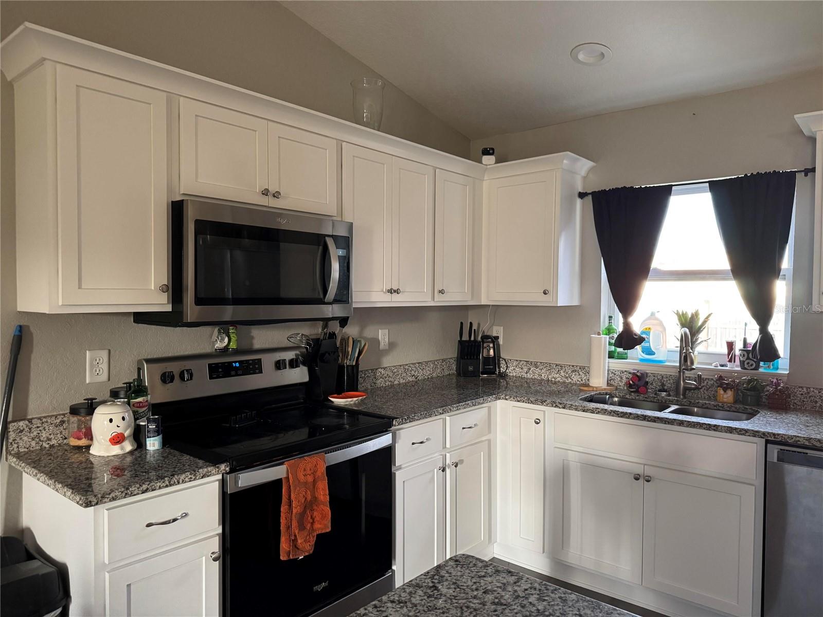 19 Willow Run Property Photo 10