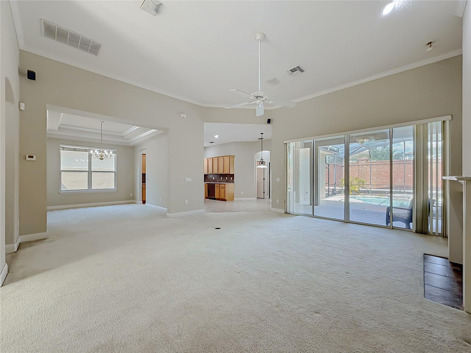 10824 Woodchase Cir Property Photo 4