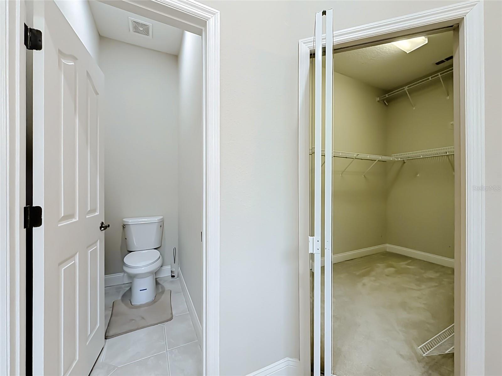 10824 Woodchase Cir Property Photo 23