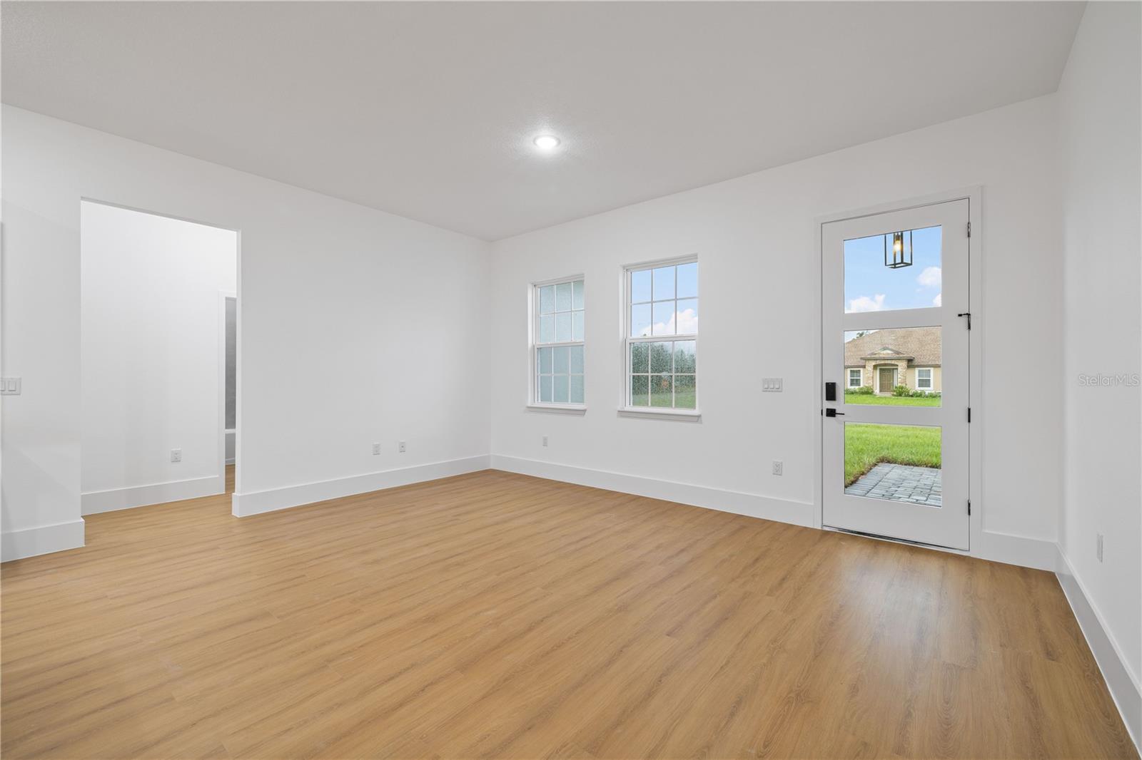 15041 Sw 24th Cir Property Photo 4