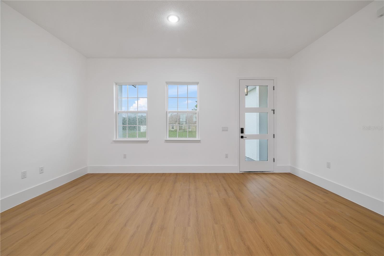 15041 Sw 24th Cir Property Photo 5