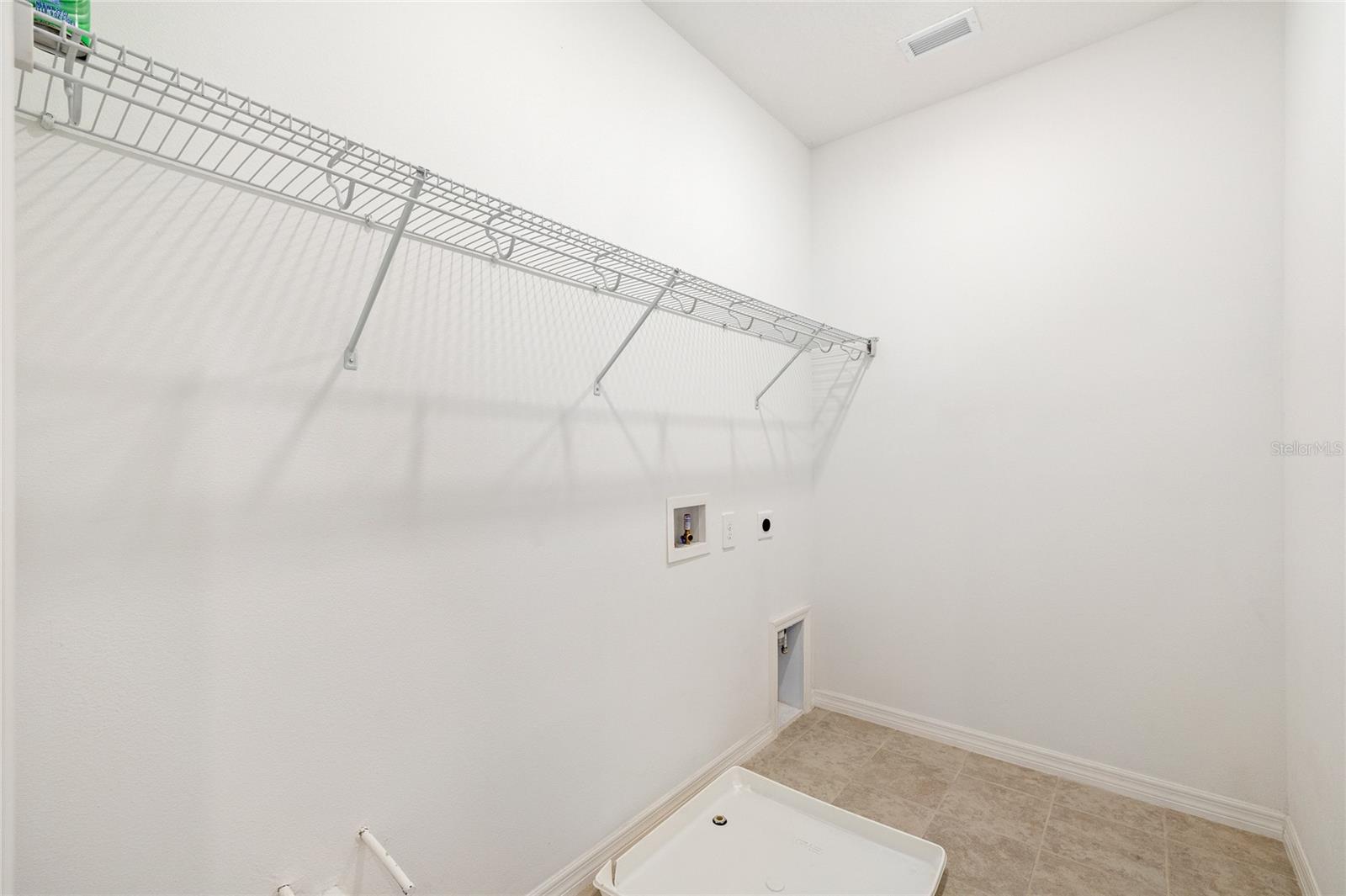 1168 Pando Loop Property Photo 34
