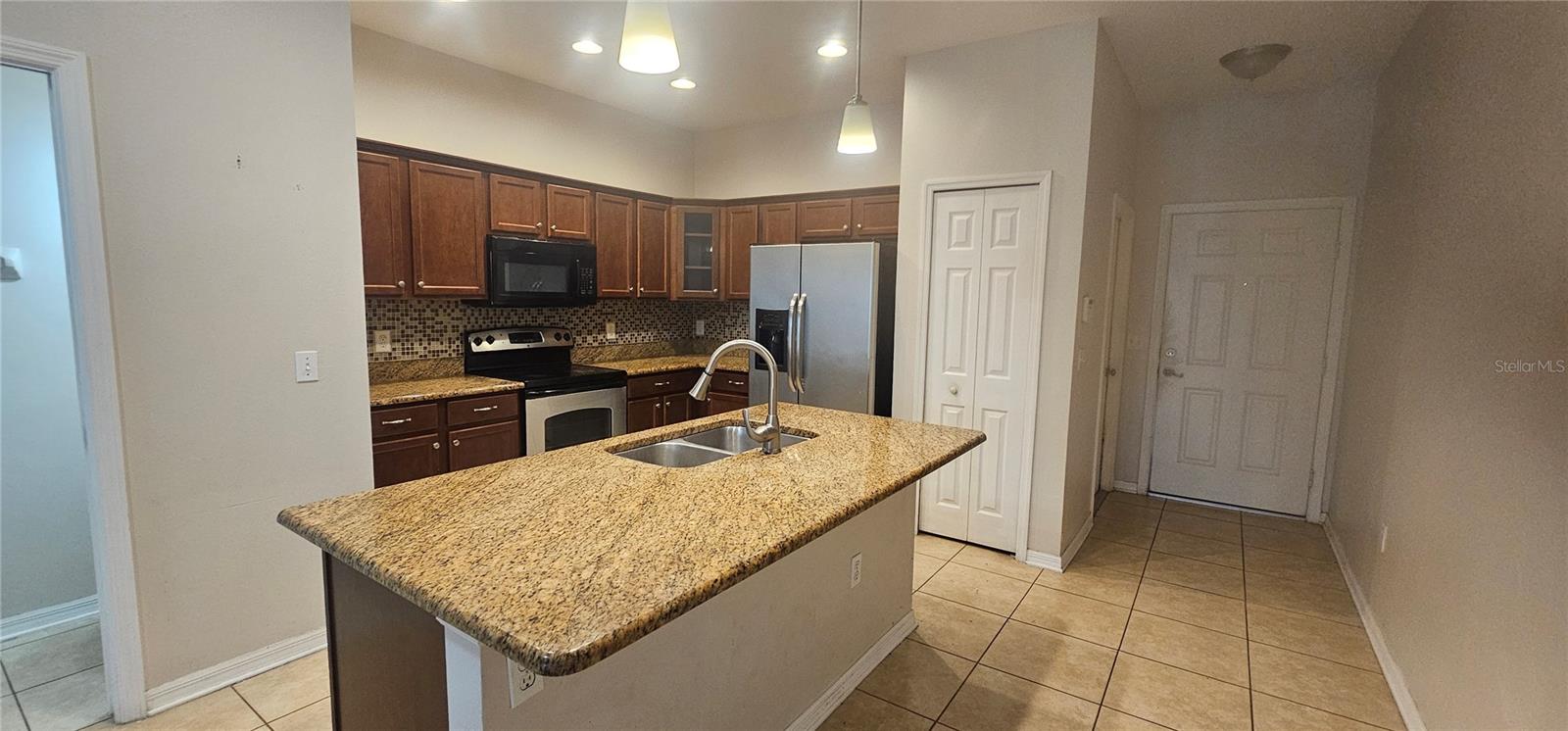 9313 Shepton St Property Photo 4