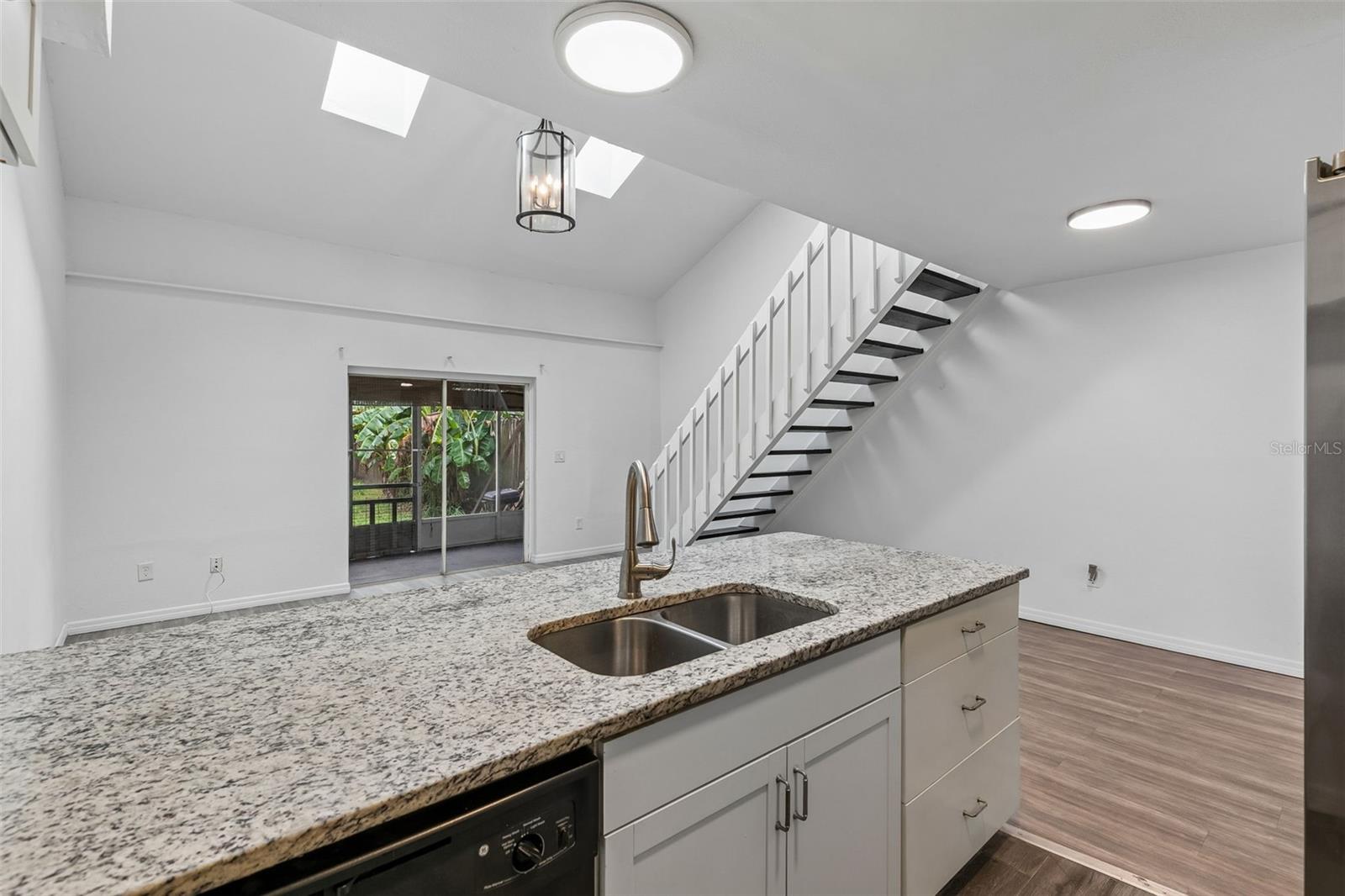 2835 Hunt Club Ln Property Photo 8