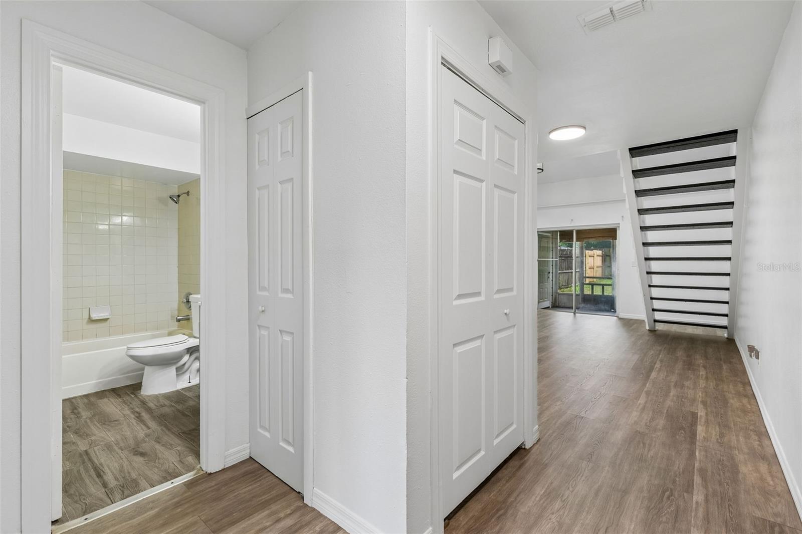 2835 Hunt Club Ln Property Photo 10