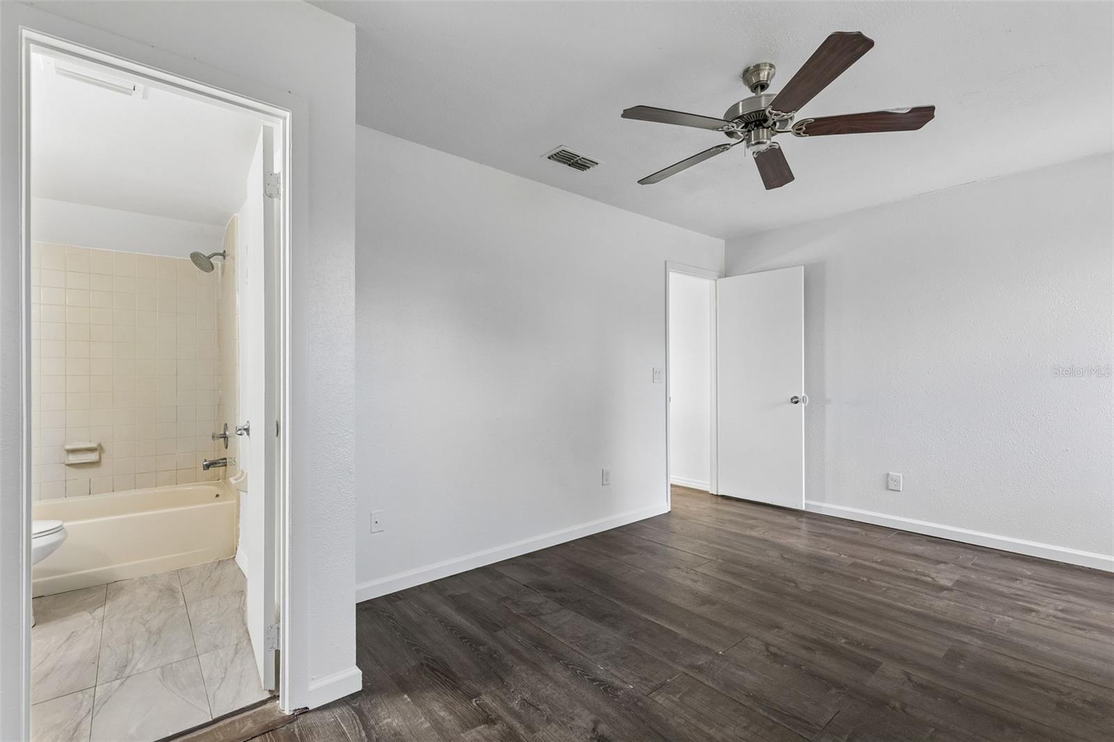 2835 Hunt Club Ln Property Photo 13
