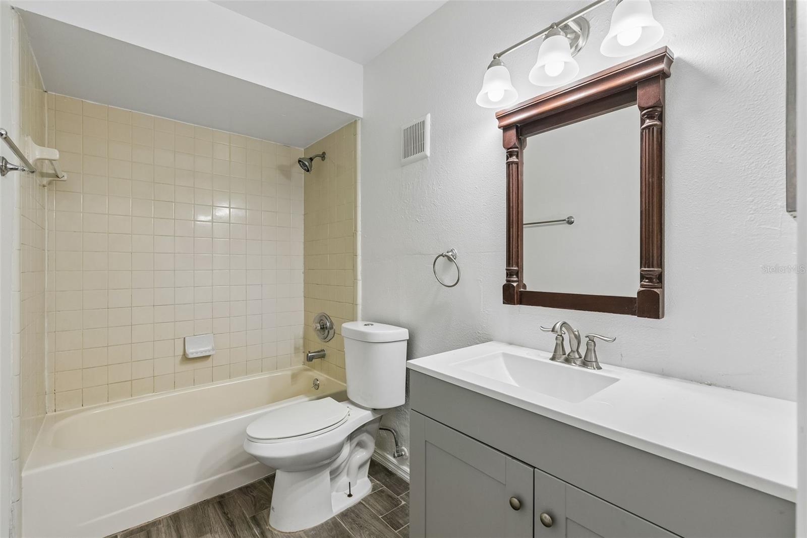 2835 Hunt Club Ln Property Photo 18