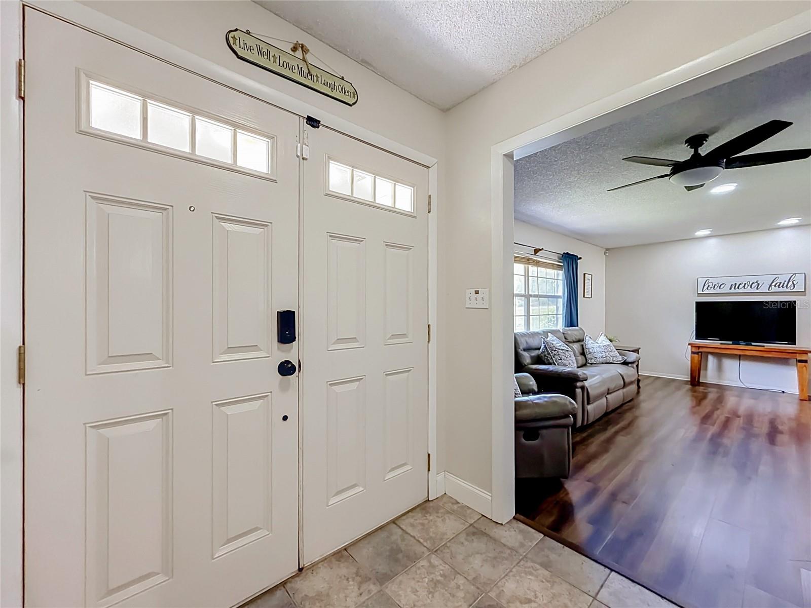 6313 Wynglow Ln Property Photo 3