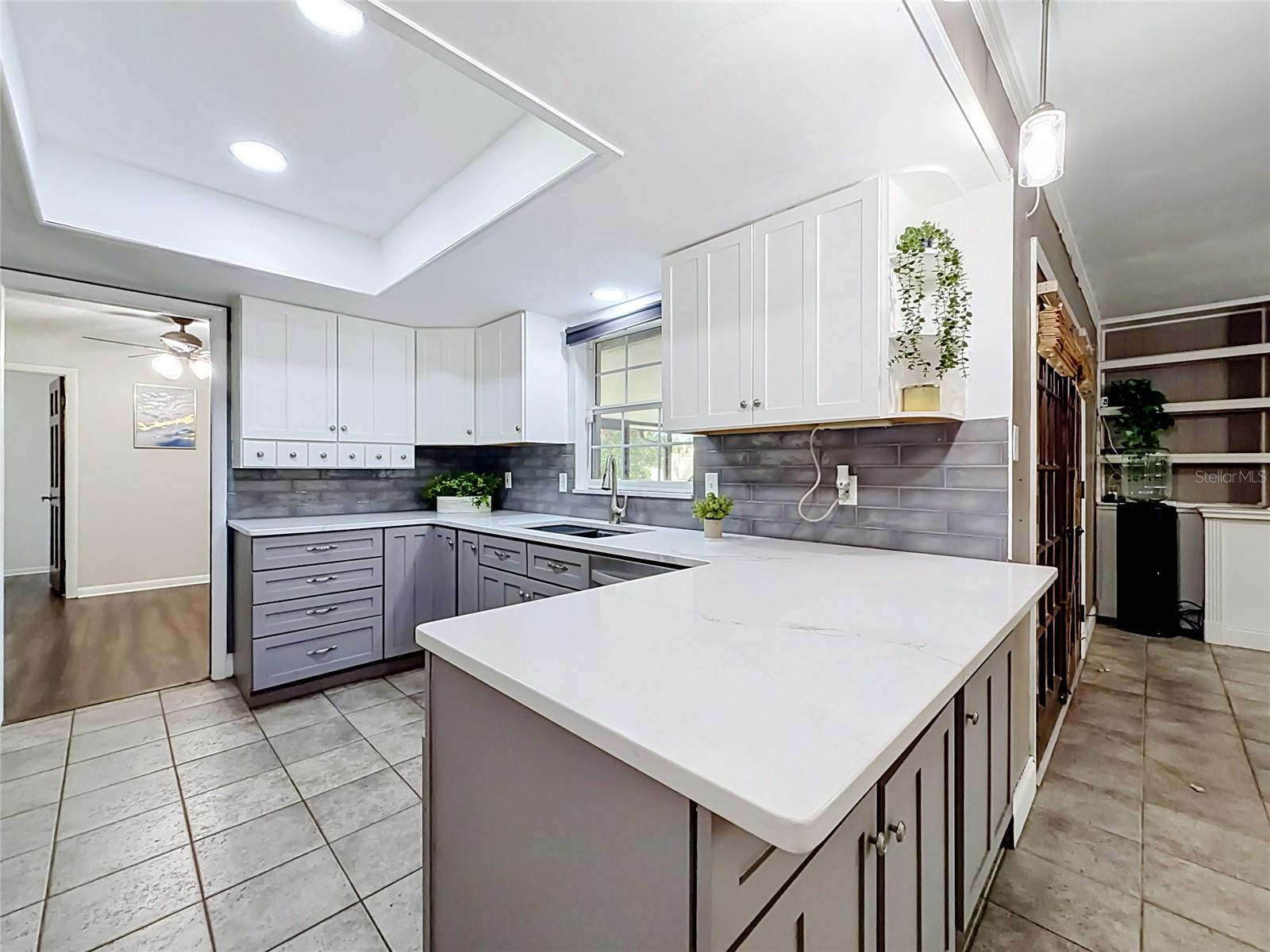 6313 Wynglow Ln Property Photo 10