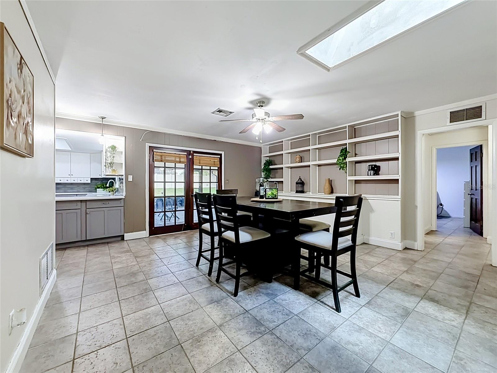 6313 Wynglow Ln Property Photo 13
