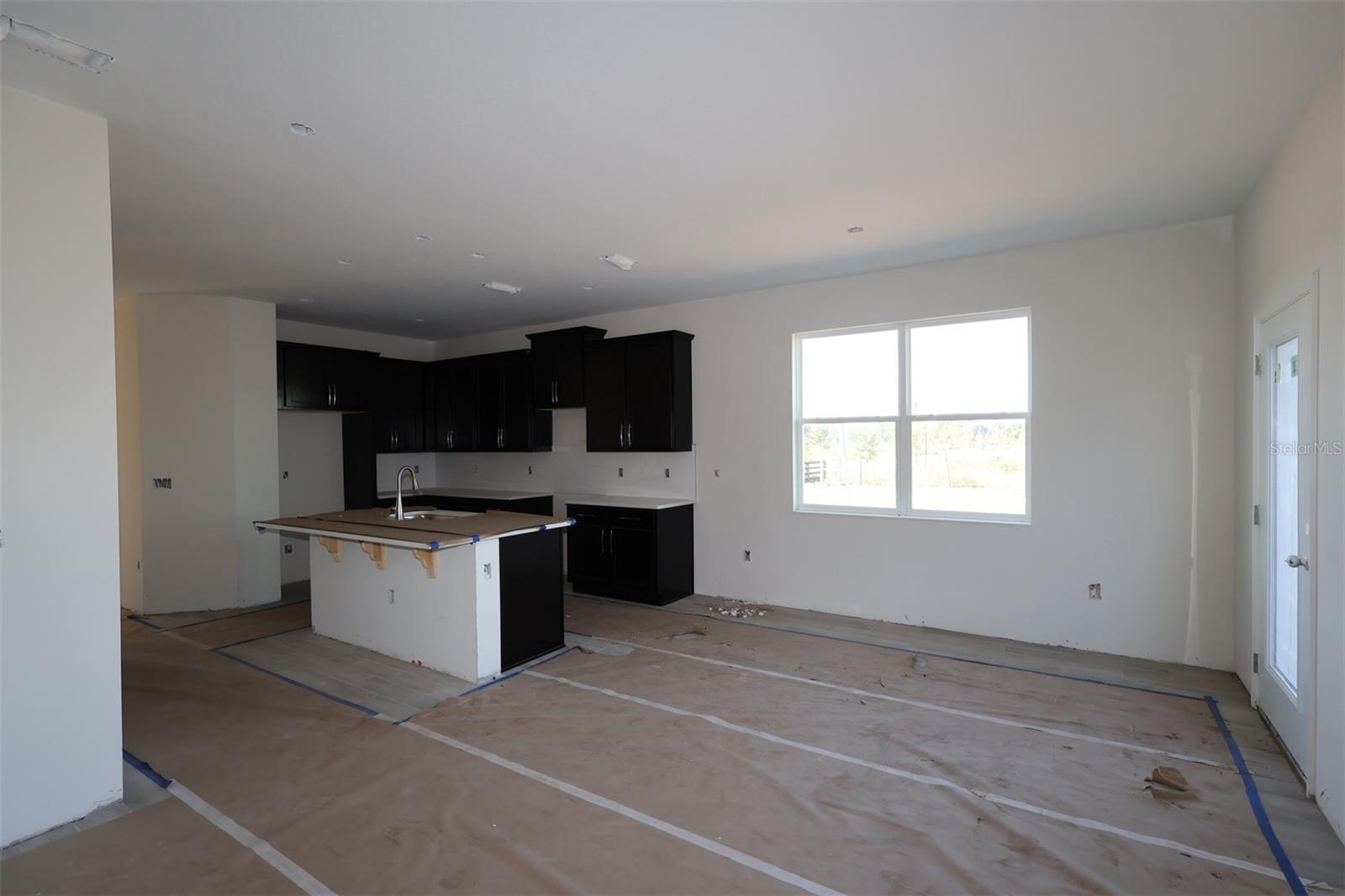 5192 Center Lake Ranch Blvd Property Photo 3