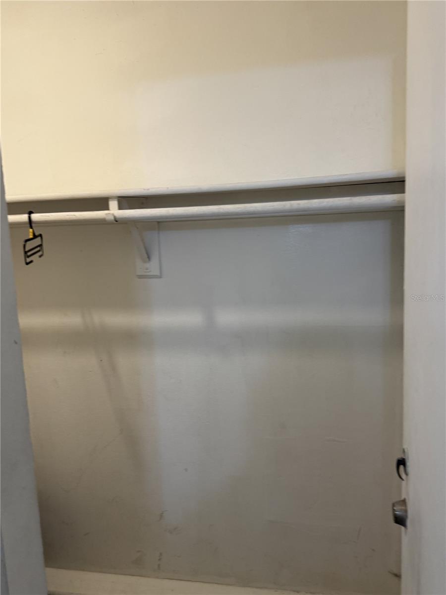 2512 Lemon Tree Ln #3c Property Photo 5